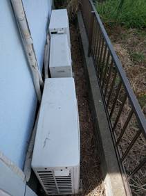 屋外, フェンス, 建物 が含まれている画像自動的に生成された説明